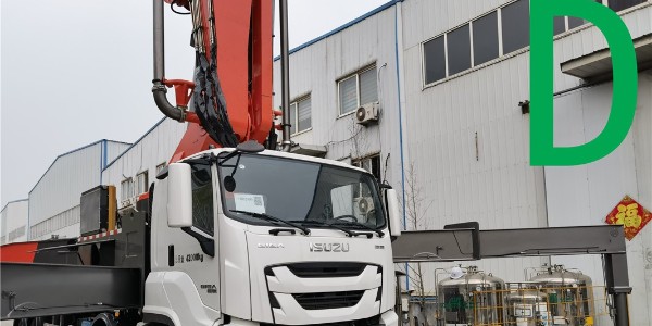 泵車(chē)安裝時(shí)各密封處一定要涂膠