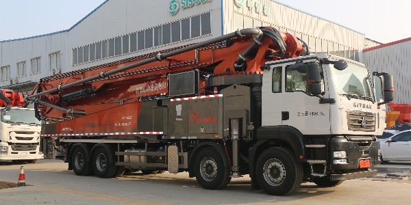 混凝土的輸送和澆注作業(yè)泵車是如何進行的