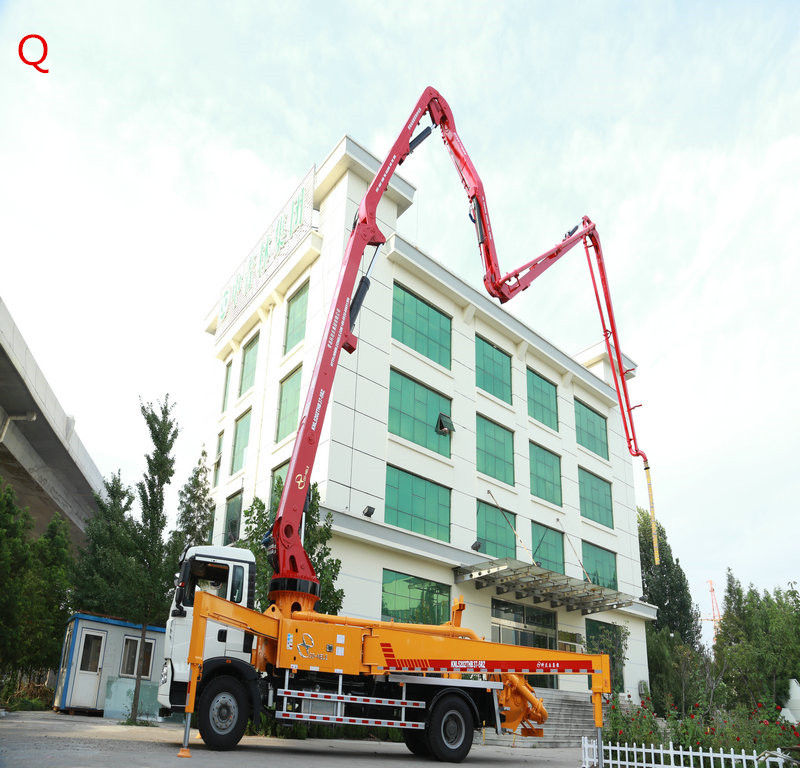 小型混凝土泵車，混凝土泵車，天泵，小型泵車